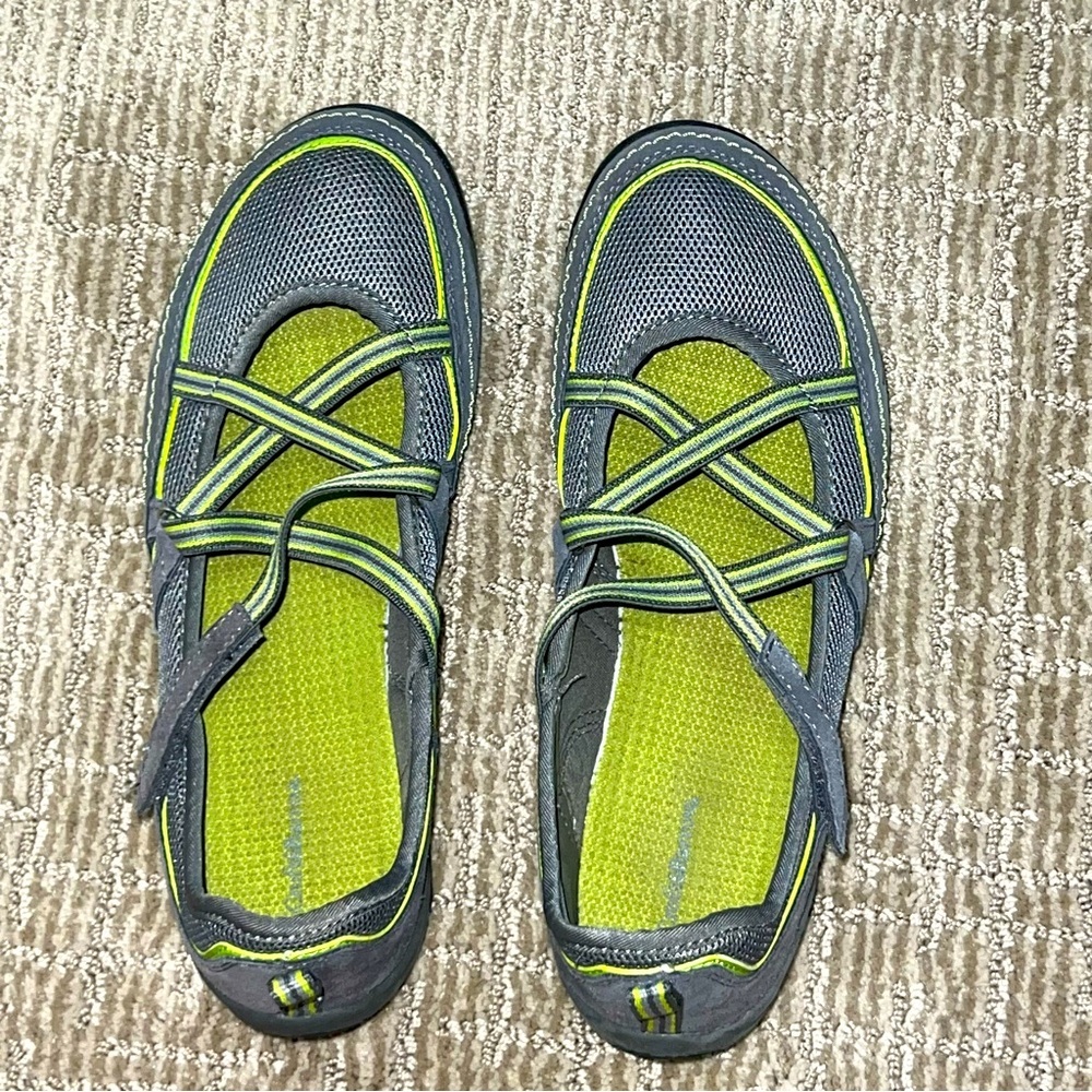 Croft & Barrow Mary Jane Sneakers Womens 8.5 Grey Lime Excellent Sporty Flats